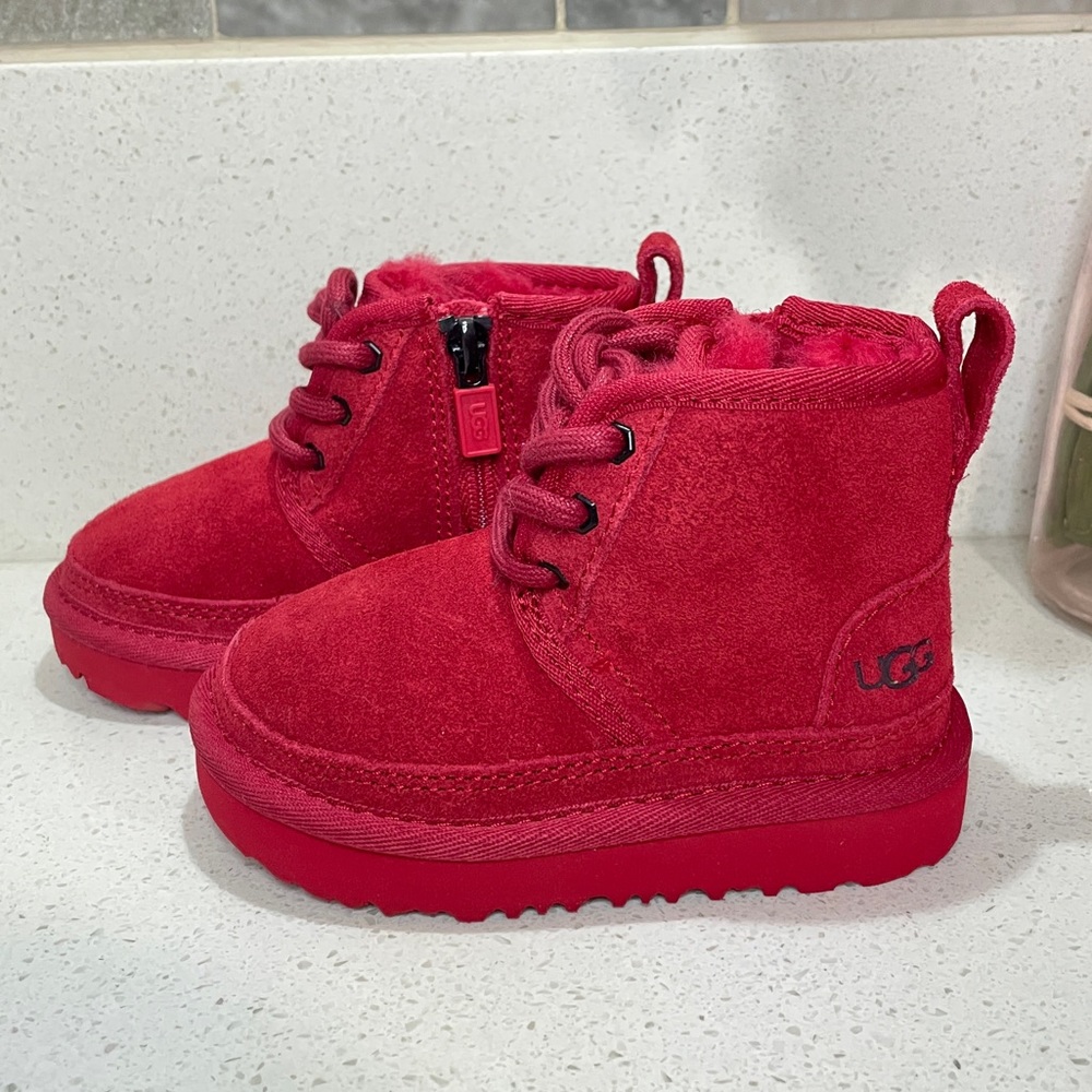 NEW UGG Neumel II Rock Rose Red Suede Sheepskin Zip Ankle‎ Boots Kids 1017320T
